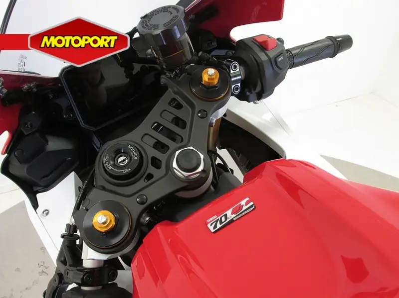 Yamaha YZF-R7 - foto 8