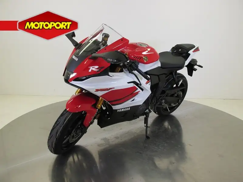 Yamaha YZF-R7 - foto 4
