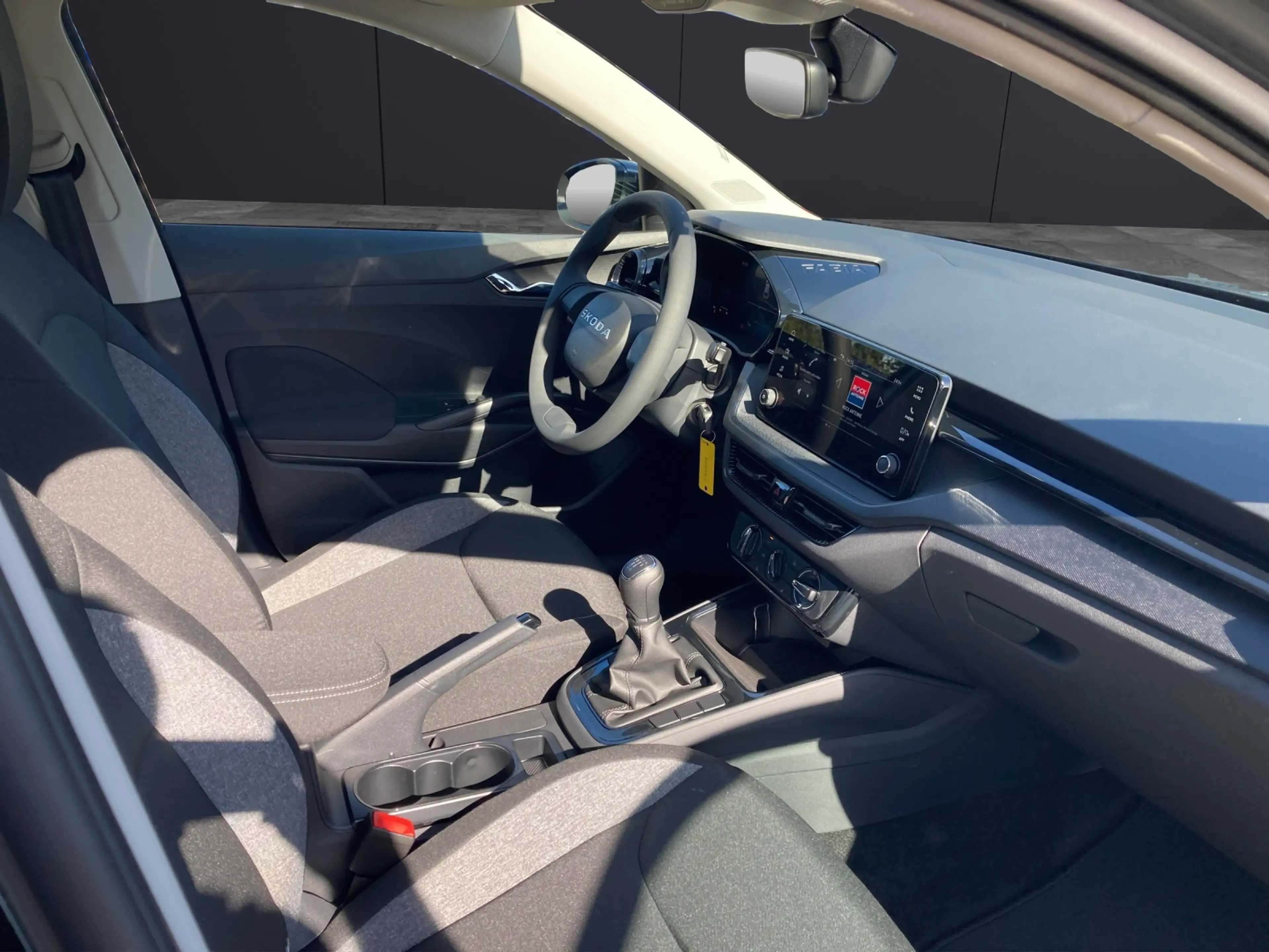 Skoda Fabia TSI Essence LED virtCockpit Klima — photo 12