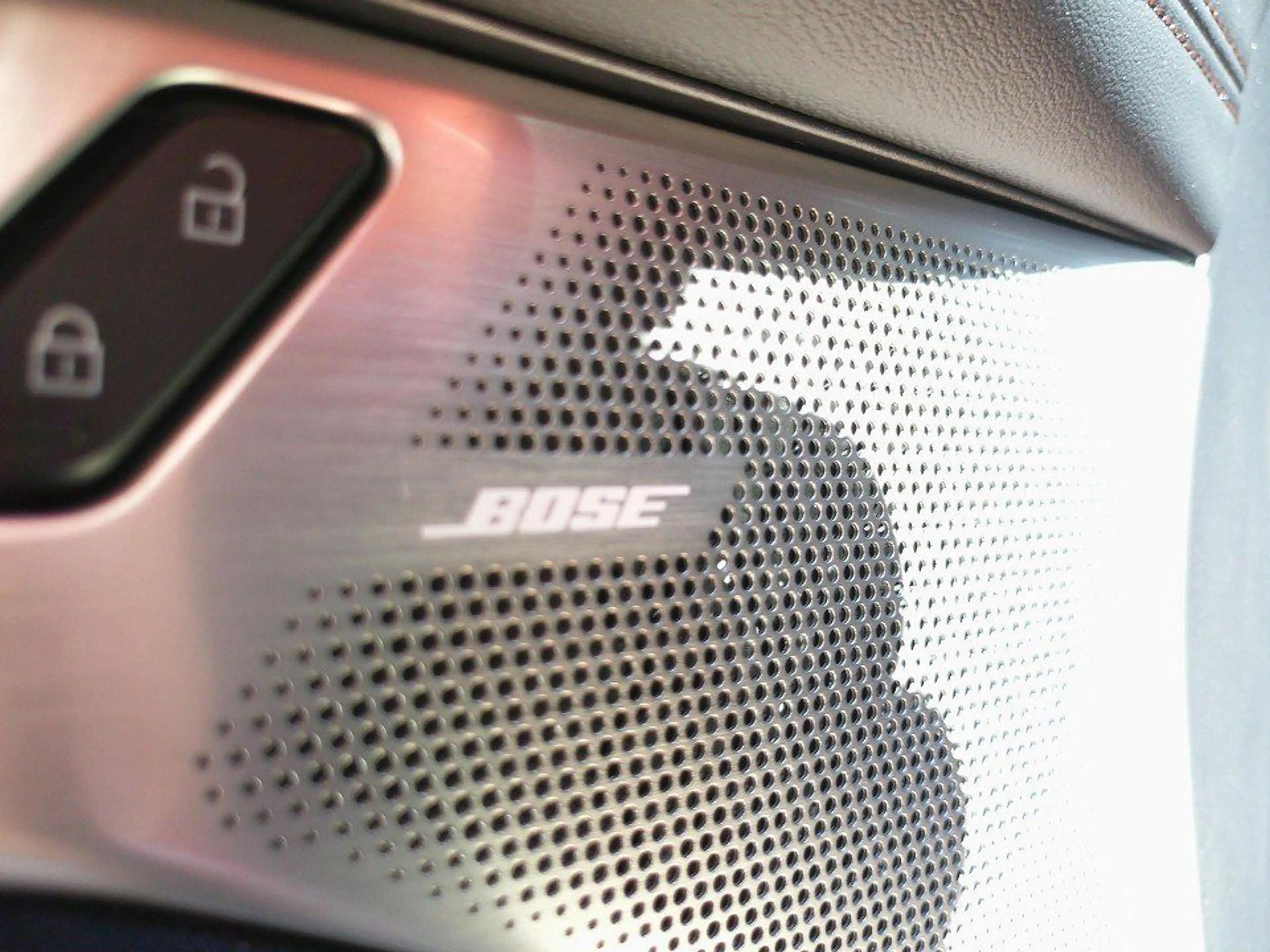 Mazda 3 SKYACTIV X 186 AT Exclusive BOSE/360°/HUD/WKR — photo 10