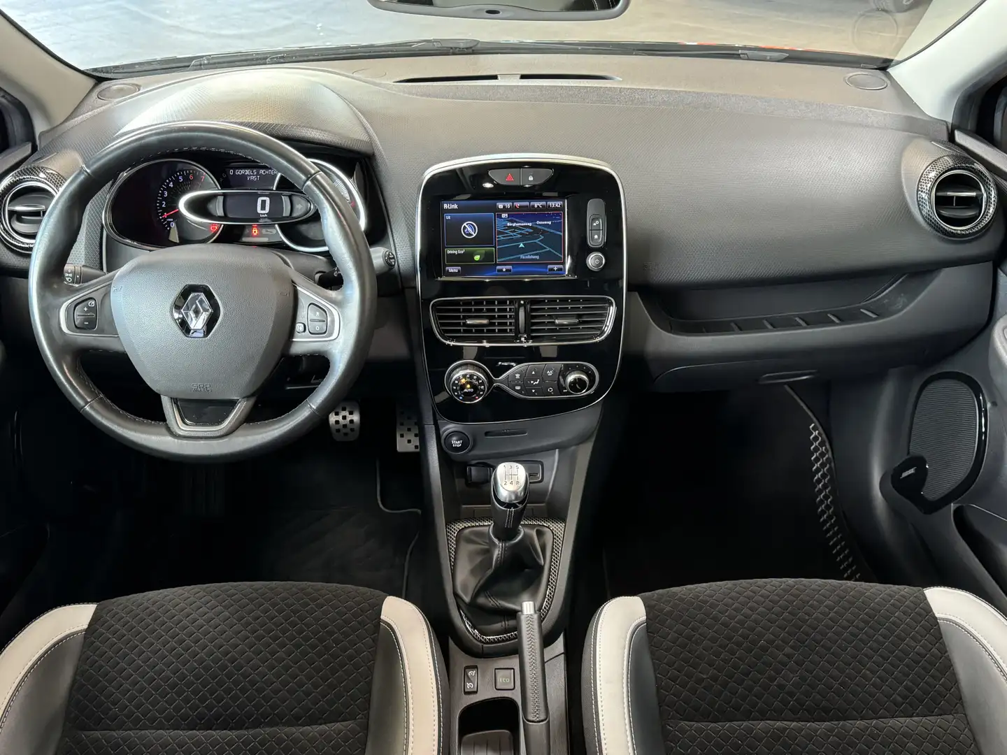 Renault Clio Estate 0.9 TCe Bose 2019, R-link navi, 17, PDC, Le Nero - 2