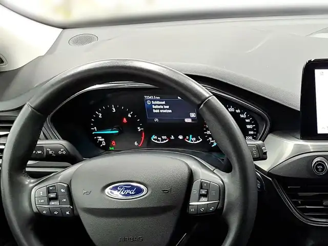 Ford Focus view 15