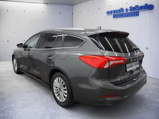 Ford Focus view 4