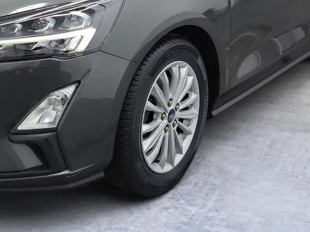 Ford Focus view 6