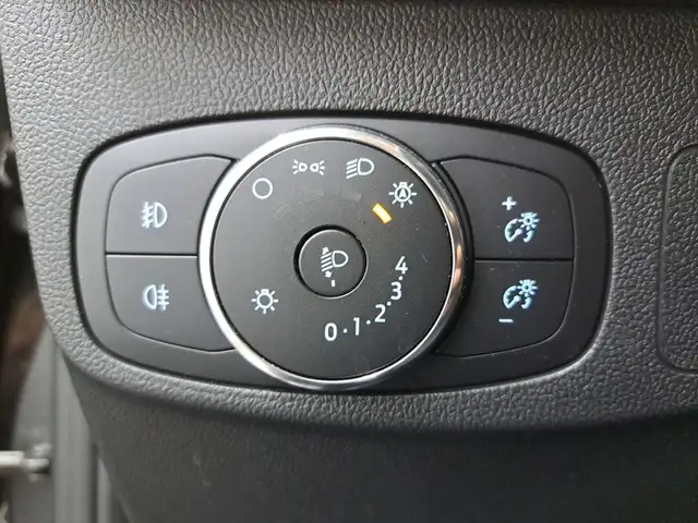 Ford Focus view 11