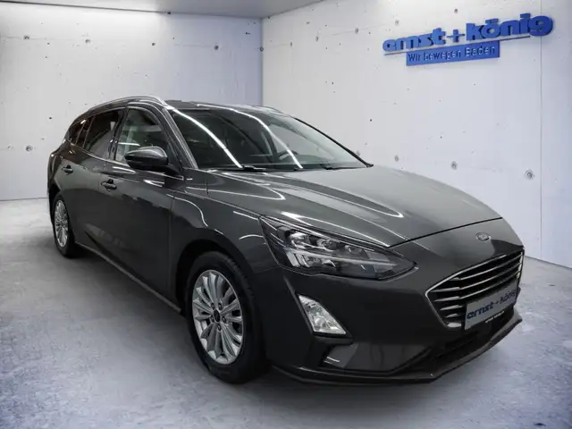 Ford Focus view 2