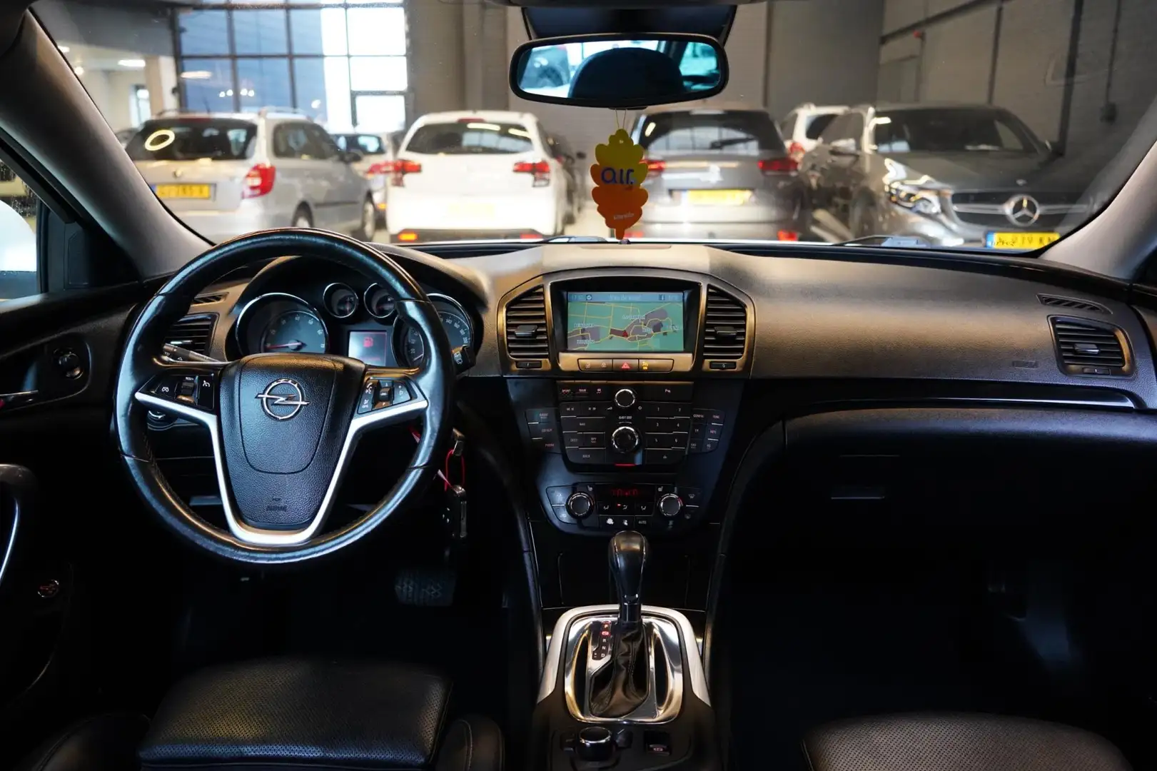 Opel Insignia Sports Tourer 2.0 T Sport 4x4 | AUT | NAVI | XENON Wit - 2