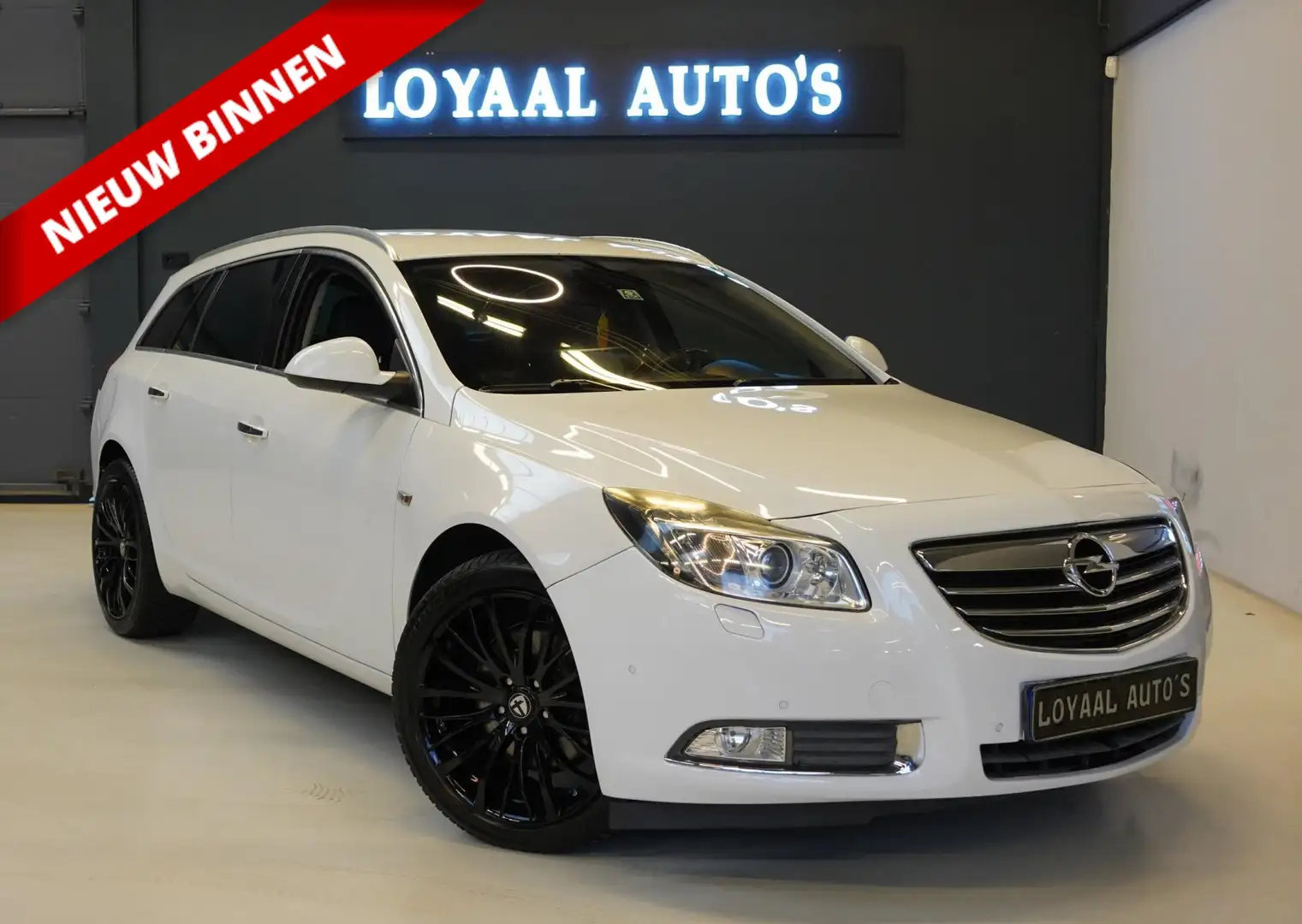 Opel Insignia Sports Tourer 2.0 T Sport 4x4 | AUT | NAVI | XENON Blanc - 1