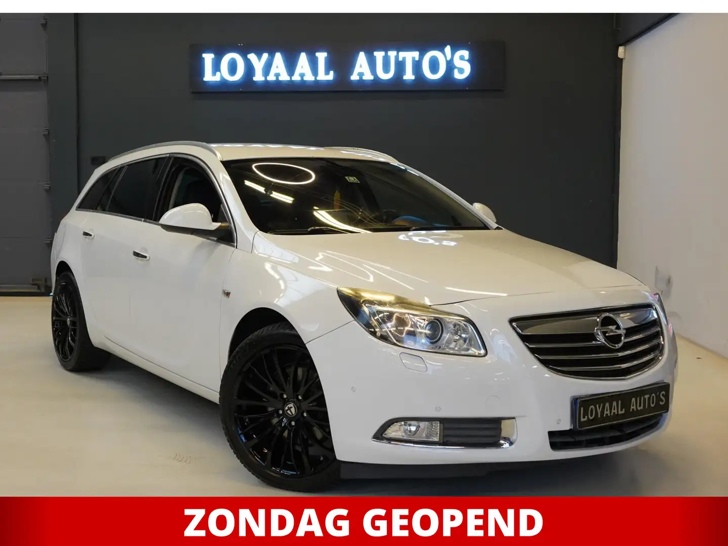 Opel Insignia Sports Tourer 2.0 T Sport 4x4 | AUT | NAVI | XENON Wit - 1