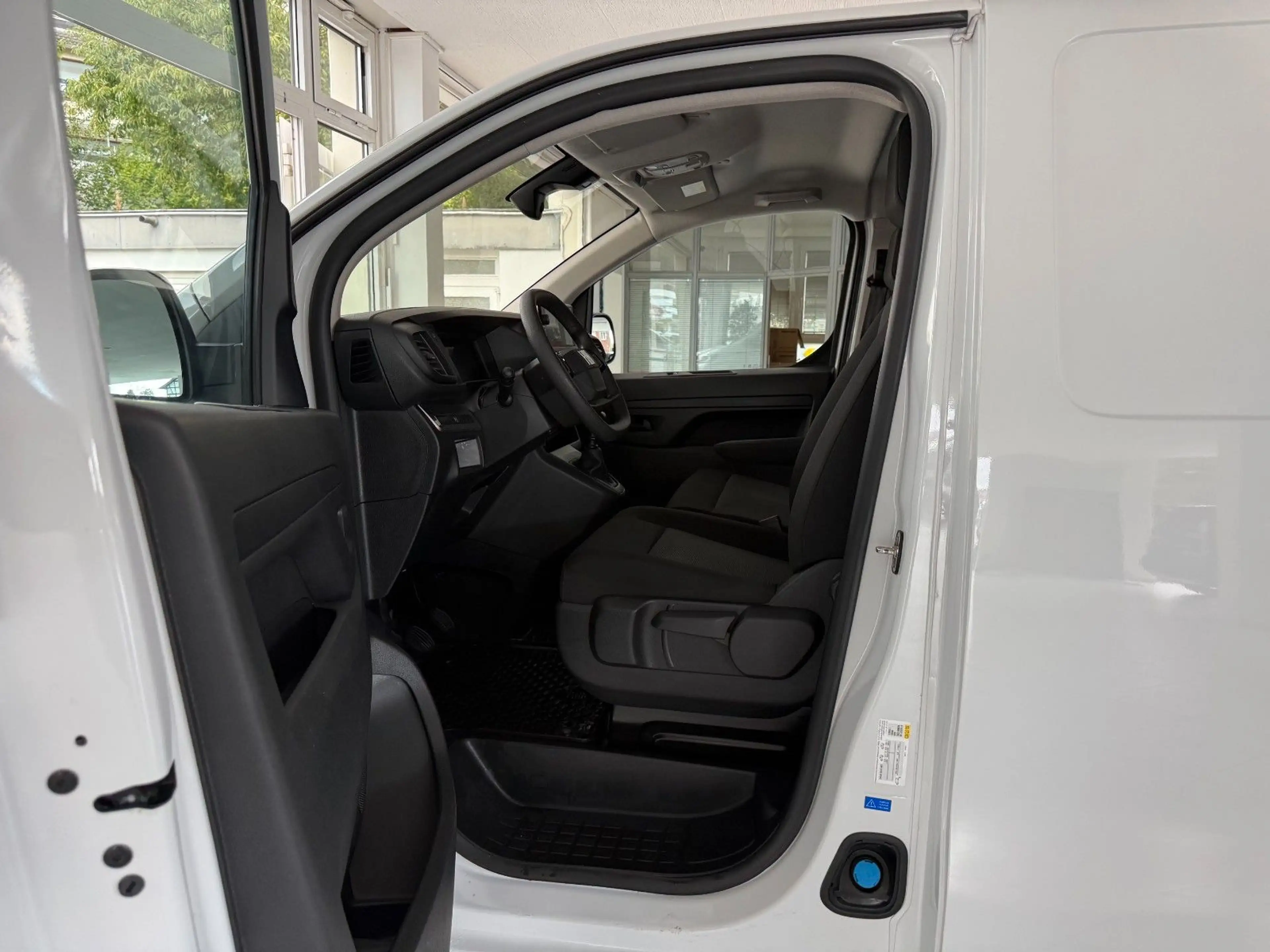 Fiat Scudo Kastenwagen L2 1.5 120 MT6 — photo 4