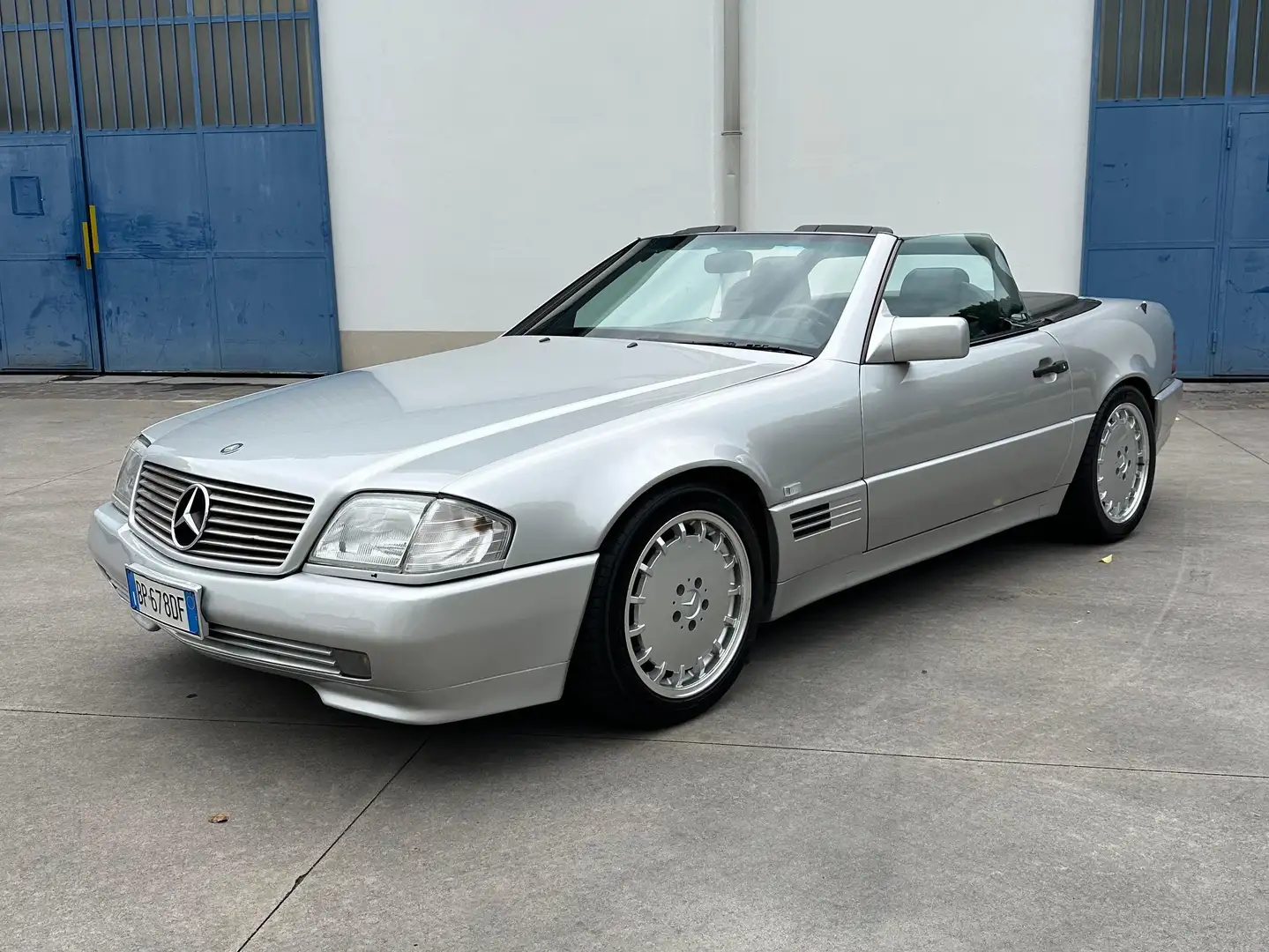 Mercedes-Benz SL 500 32 Grau - 1
