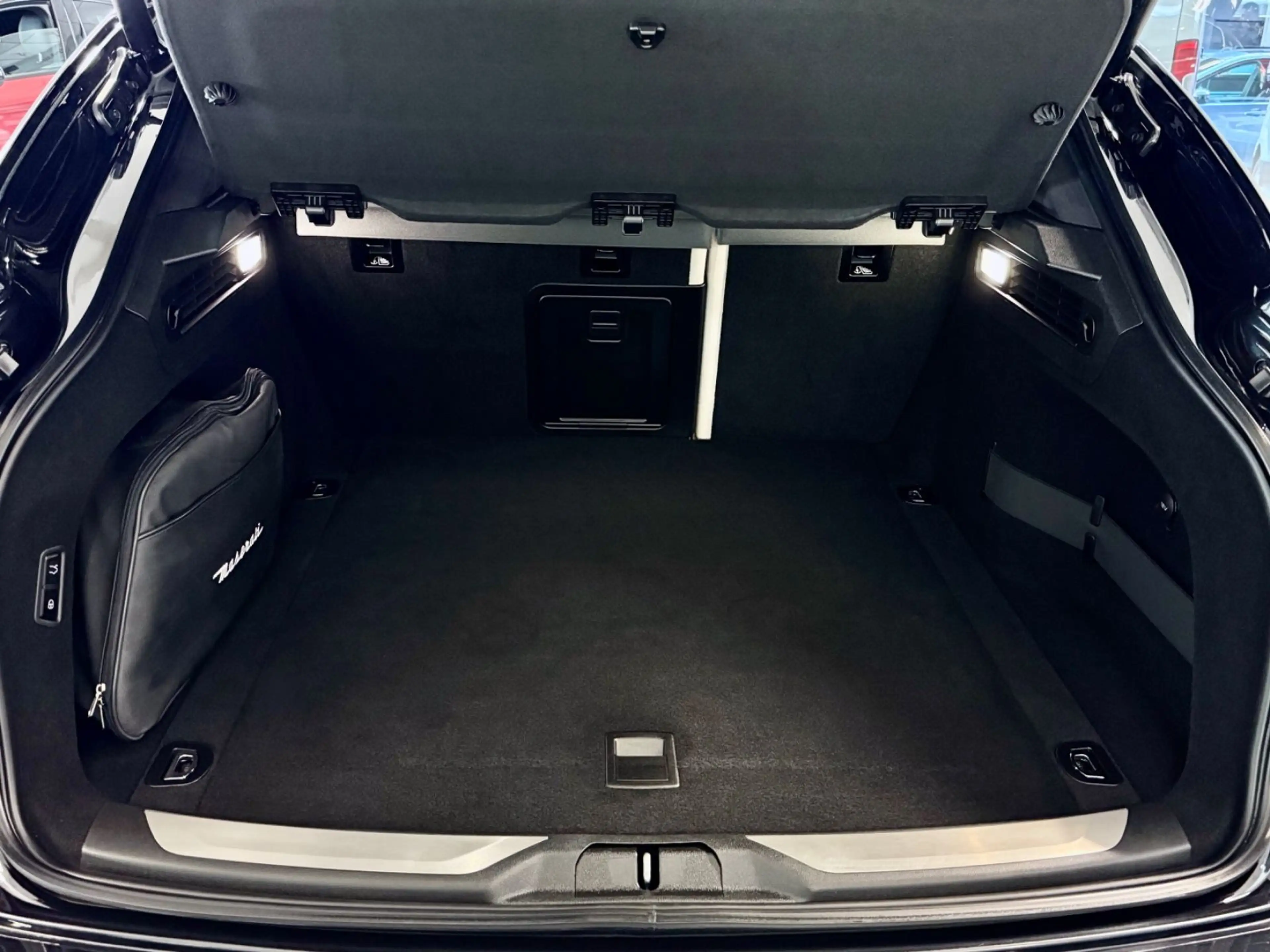 Maserati Levante 3.0 Q4 GRANLUSSO FACELIFT 360CAM ACC LED — photo 12
