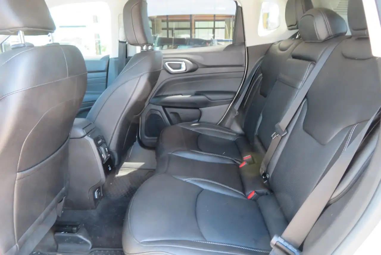 Jeep Compass S Mild-Hybrid FWD 130PS *LEDER,LED,NAVI* 16