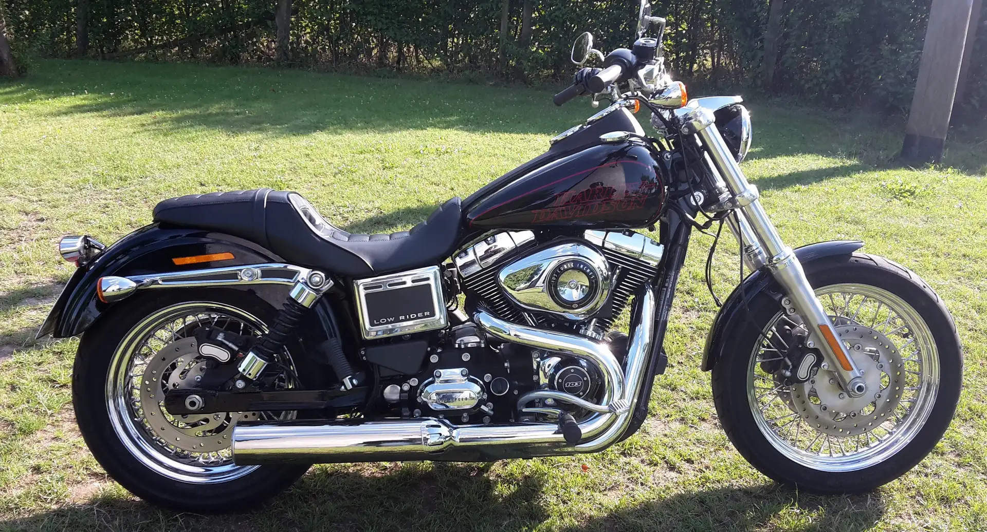 Harley-Davidson Low Rider Erst 4700 KM - 1. Hand - Top Zustand Černá - 1