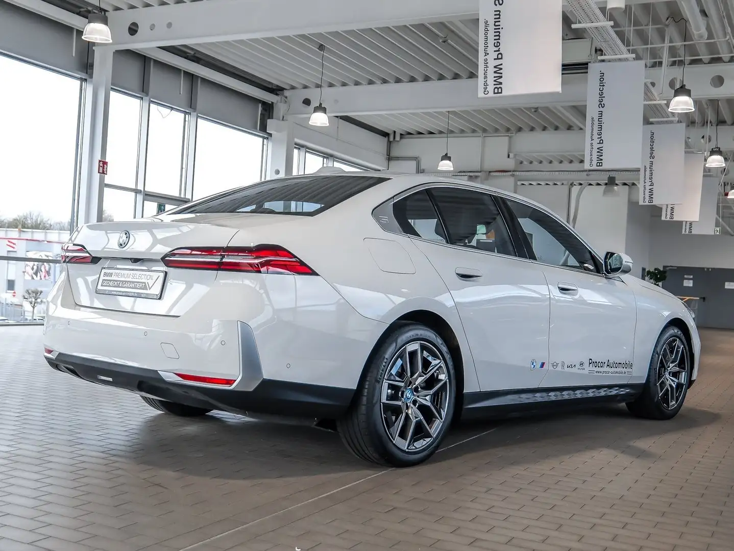 BMW i5 eDrive40 DrivingAss.Plus AC-LadenProf Harman/K. Weiß - 2