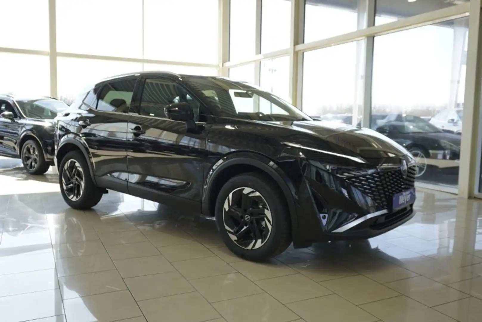 Nissan Qashqai 1,3 DIG-T Xtronic Pano/LED/Navi/Kamera/Keyless   * Schwarz - 2