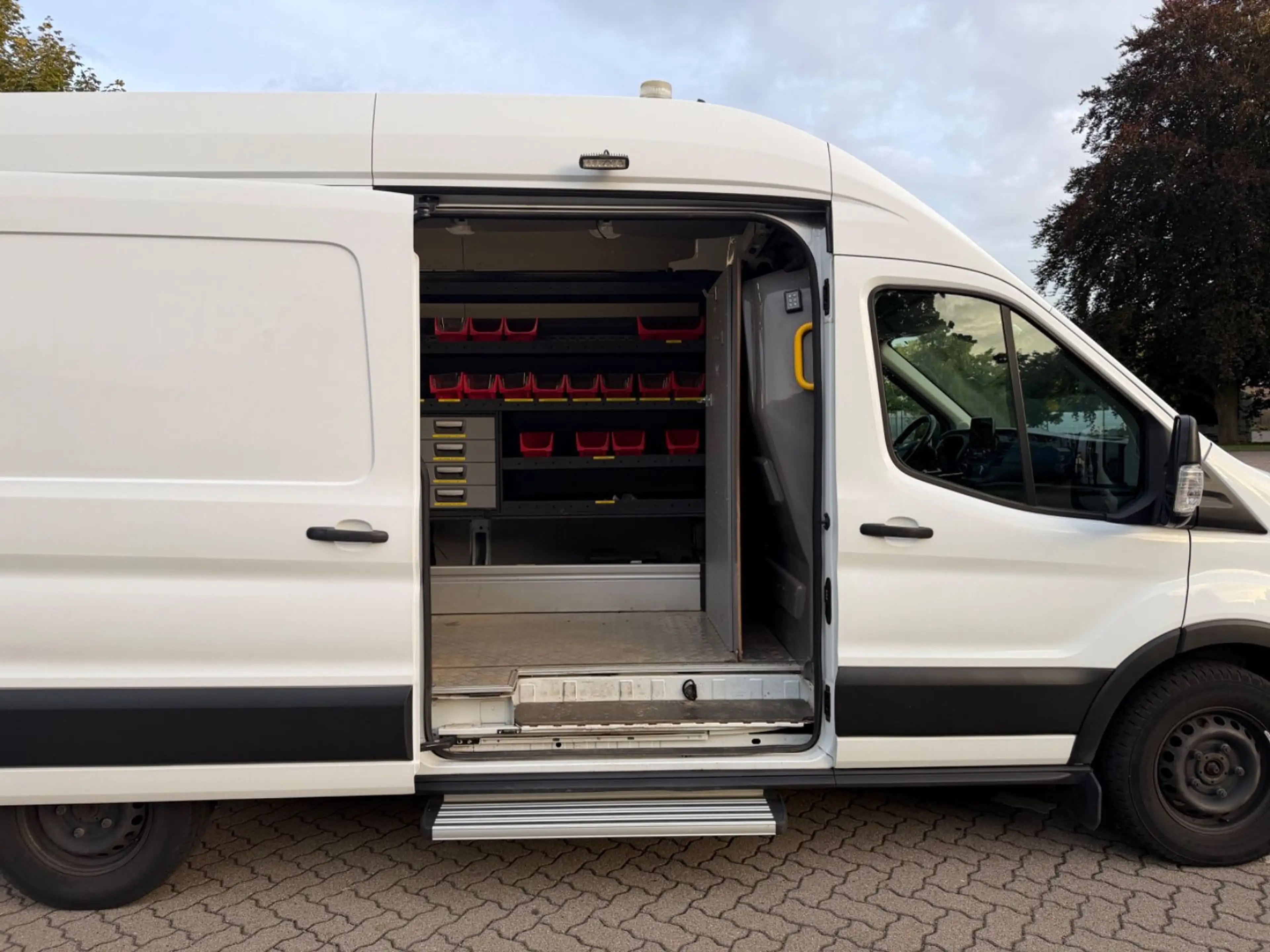 Ford Transit 2,0 TDCi 350 L3H3 4x4 Allrad 170PS Regal — photo 14
