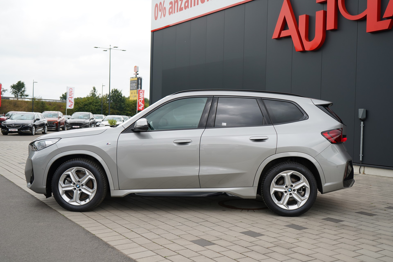 BMW X1 23d xDrive M Sport mHev Aut. LED ACC Navi 360° — photo 3