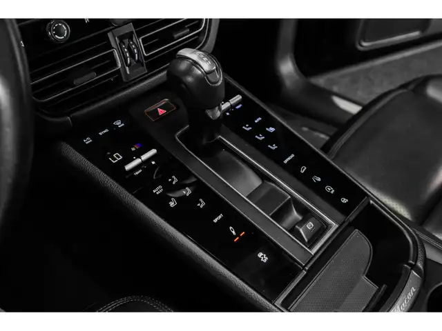 Porsche Macan view 9