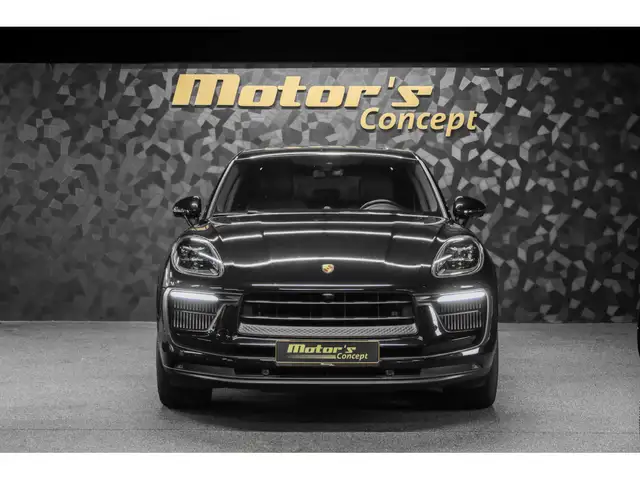 Porsche Macan view 4