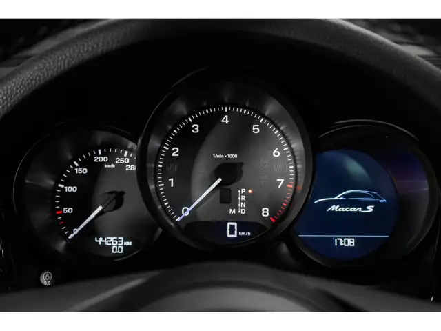 Porsche Macan view 12