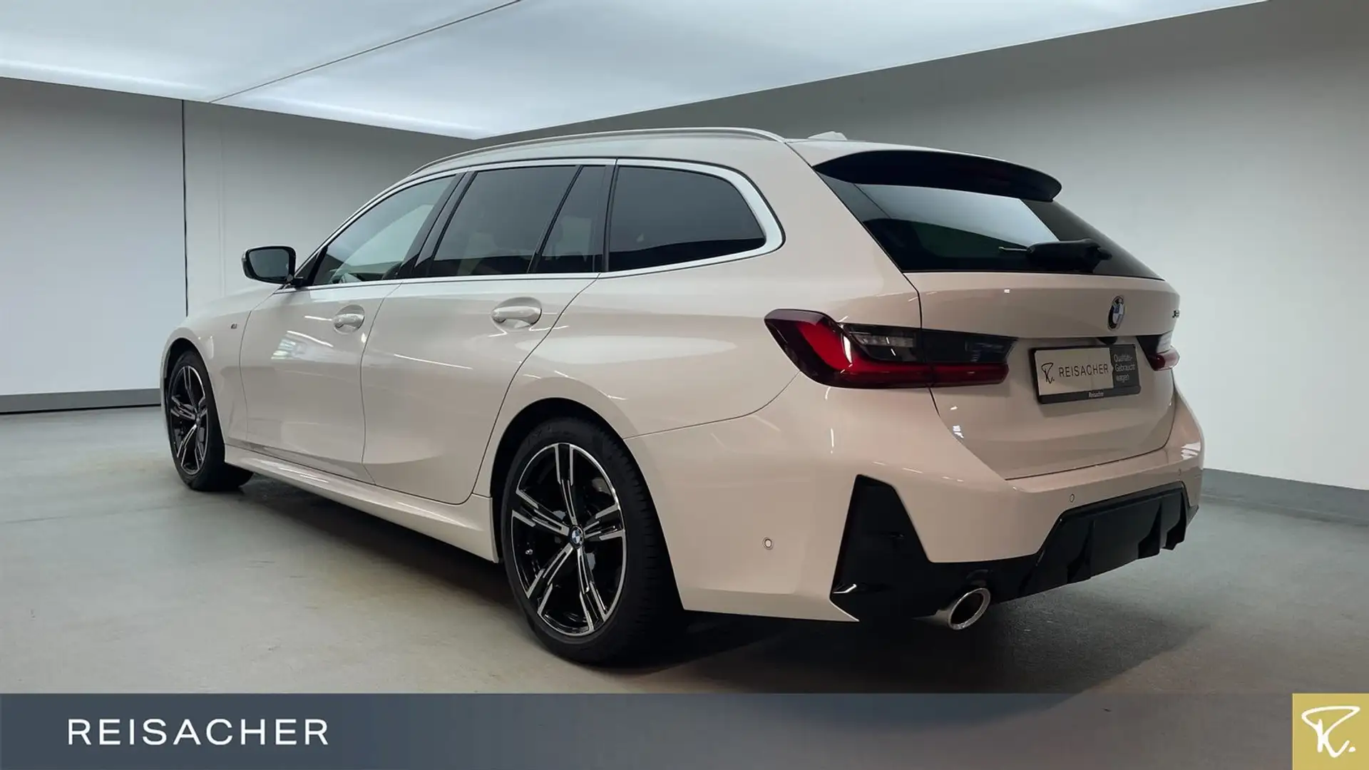 BMW 320 i A Tou Weiß - 2