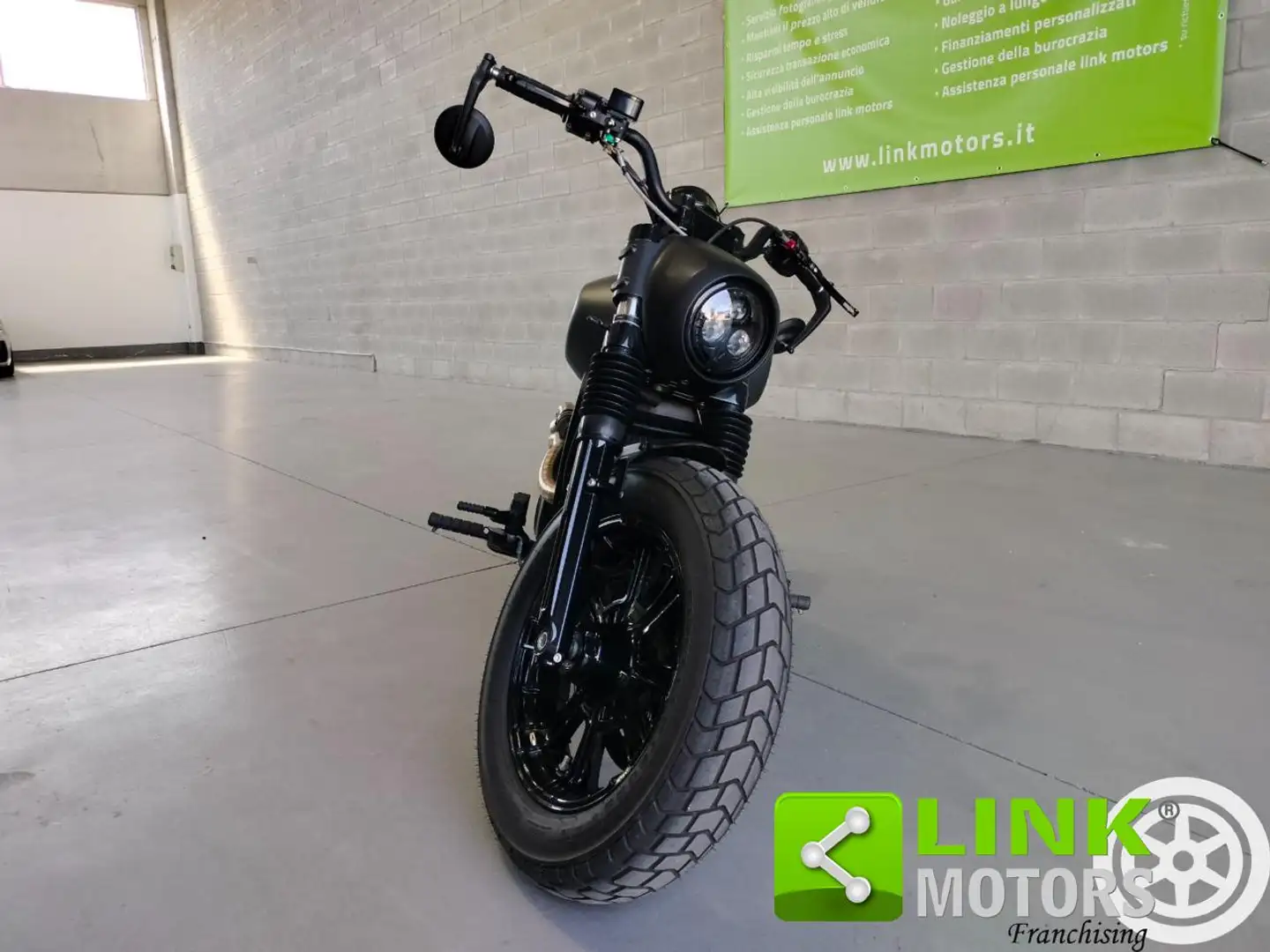 Indian Scout BOBBER Grigio - 2