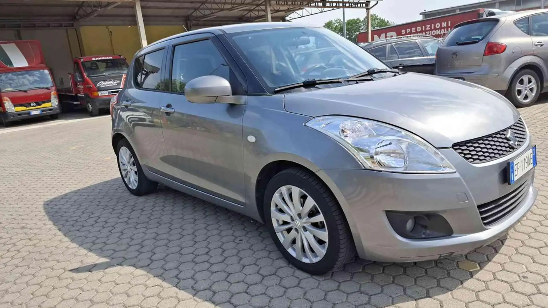 Suzuki Swift 1.2 VVT 5 P. ADATTA NEOPATENTATI Grijs - 2