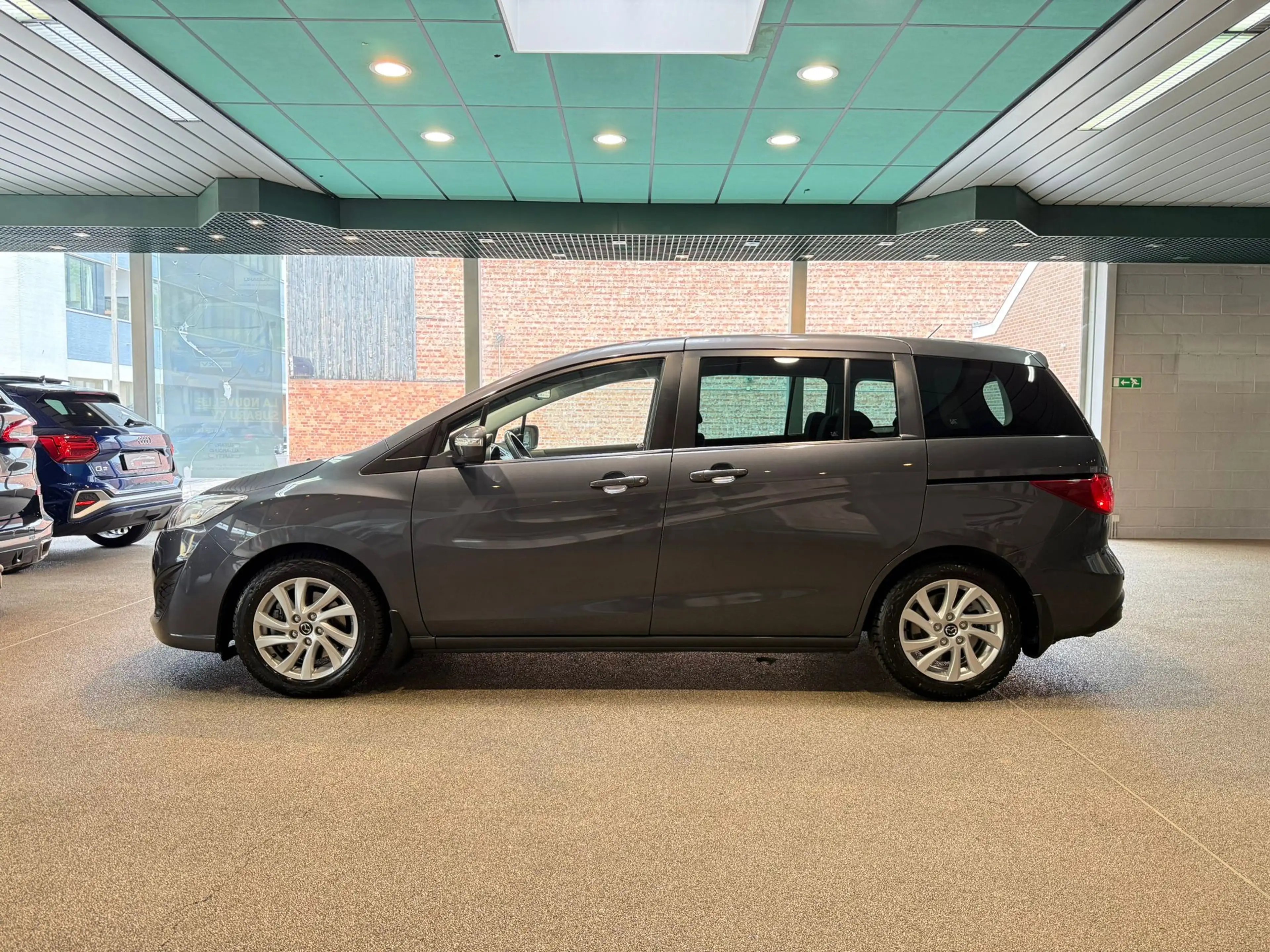 Mazda 5 1.8i Active * 7Places * Navi * Clim auto * Caméra — photo 6
