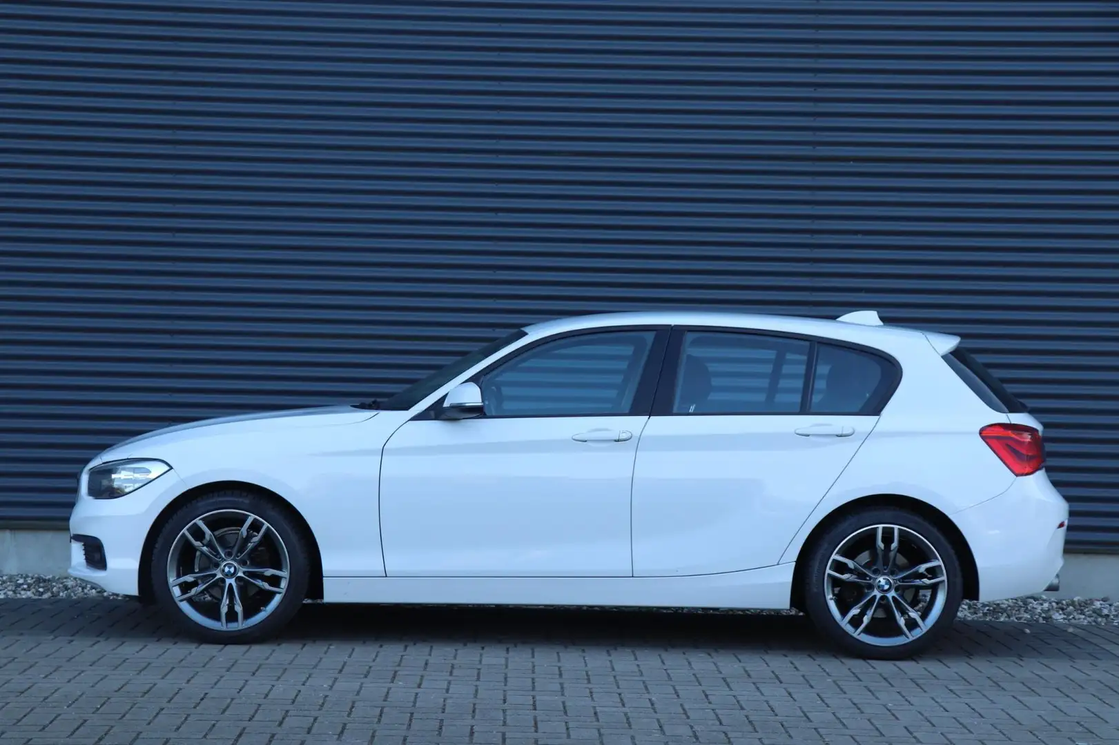 BMW 116 1-serie 116i | M-Stuur | PDC / CRUISE / Dealer ond Blanc - 2