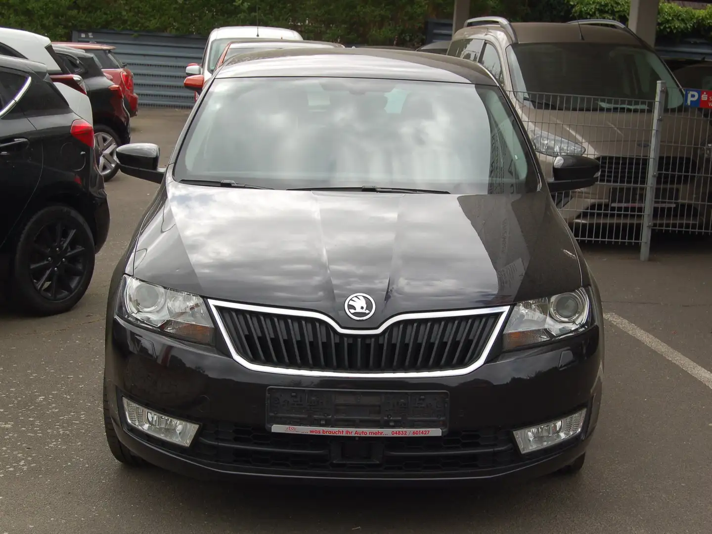 Skoda Rapid/Spaceback Joy Nero - 2
