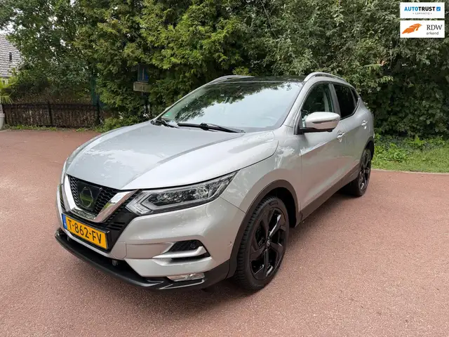 Nissan Qashqai 1.2 Tekna / Navi / camera / Pano / Airco / led / x