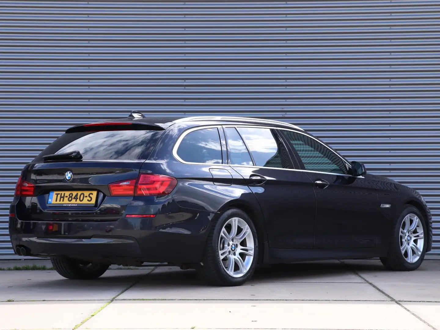 BMW 520 5-serie Touring 520d M-Sport Executive *Navigatie* Noir - 2