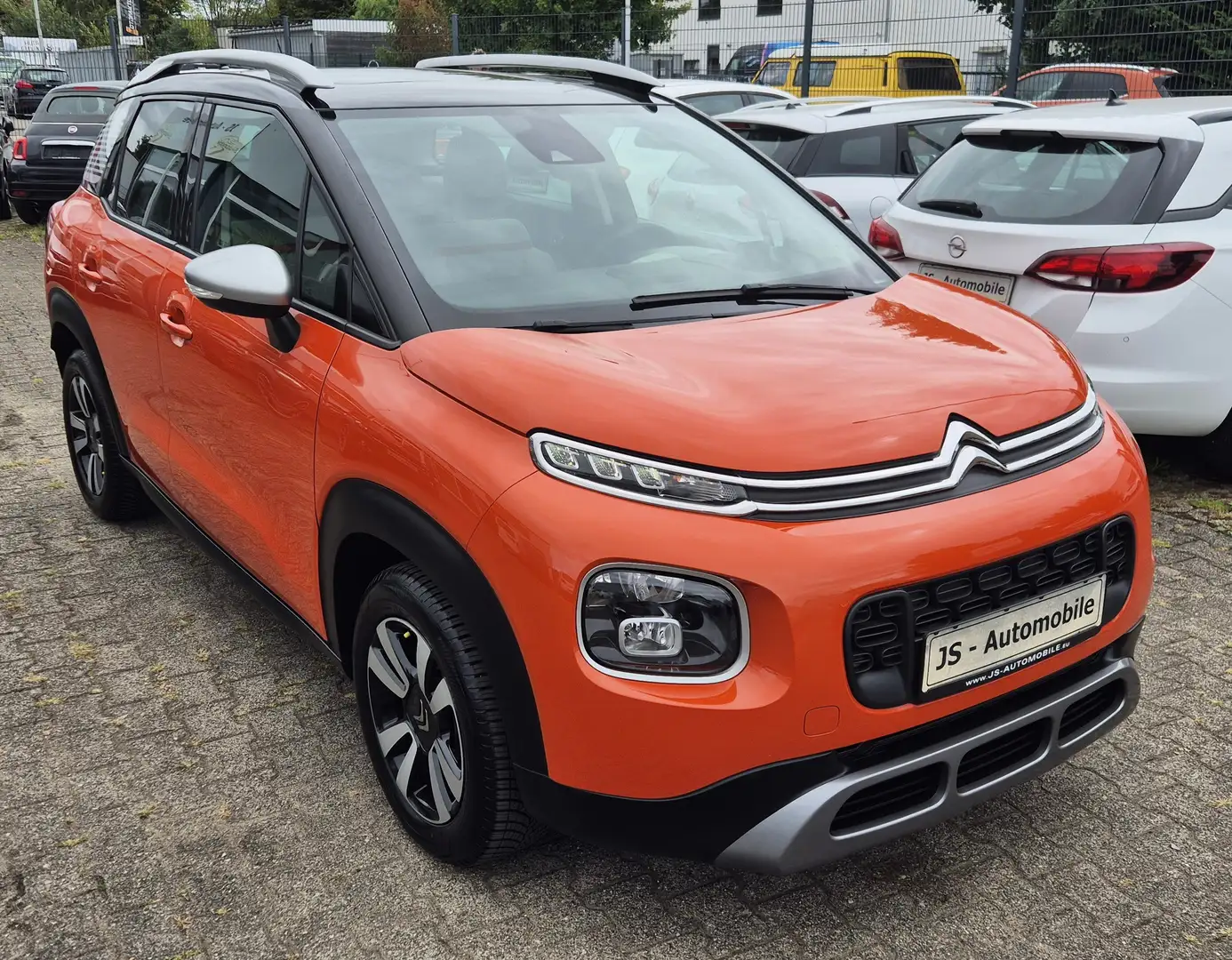 Citroen C3 Aircross SHINE PANORAMA NAVI CLIMATR. DAB PDC LM ALLWETTER Rouge - 2