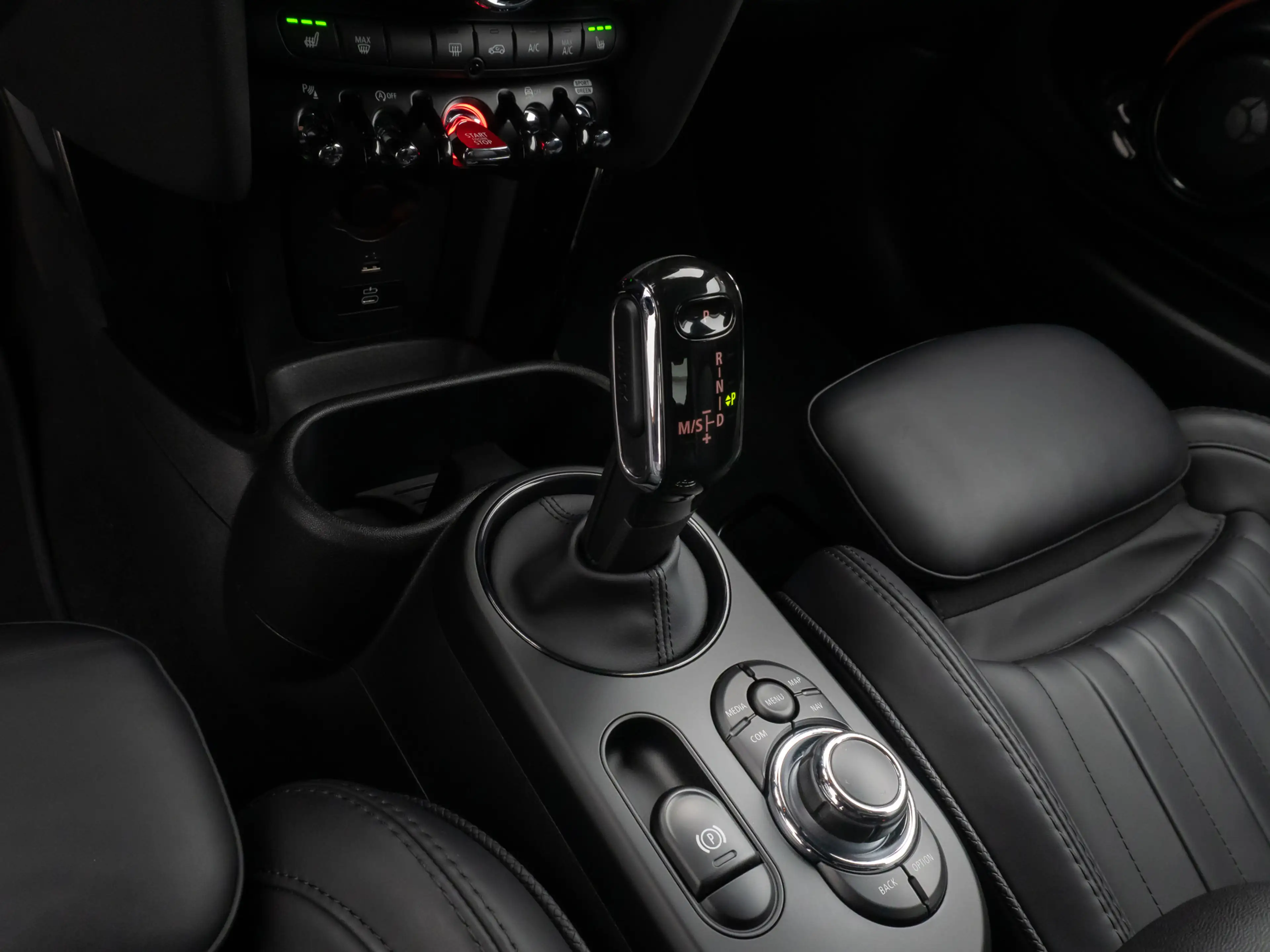 MINI John Cooper Works Kamera HUD DAB H K Komfort 18 — photo 22