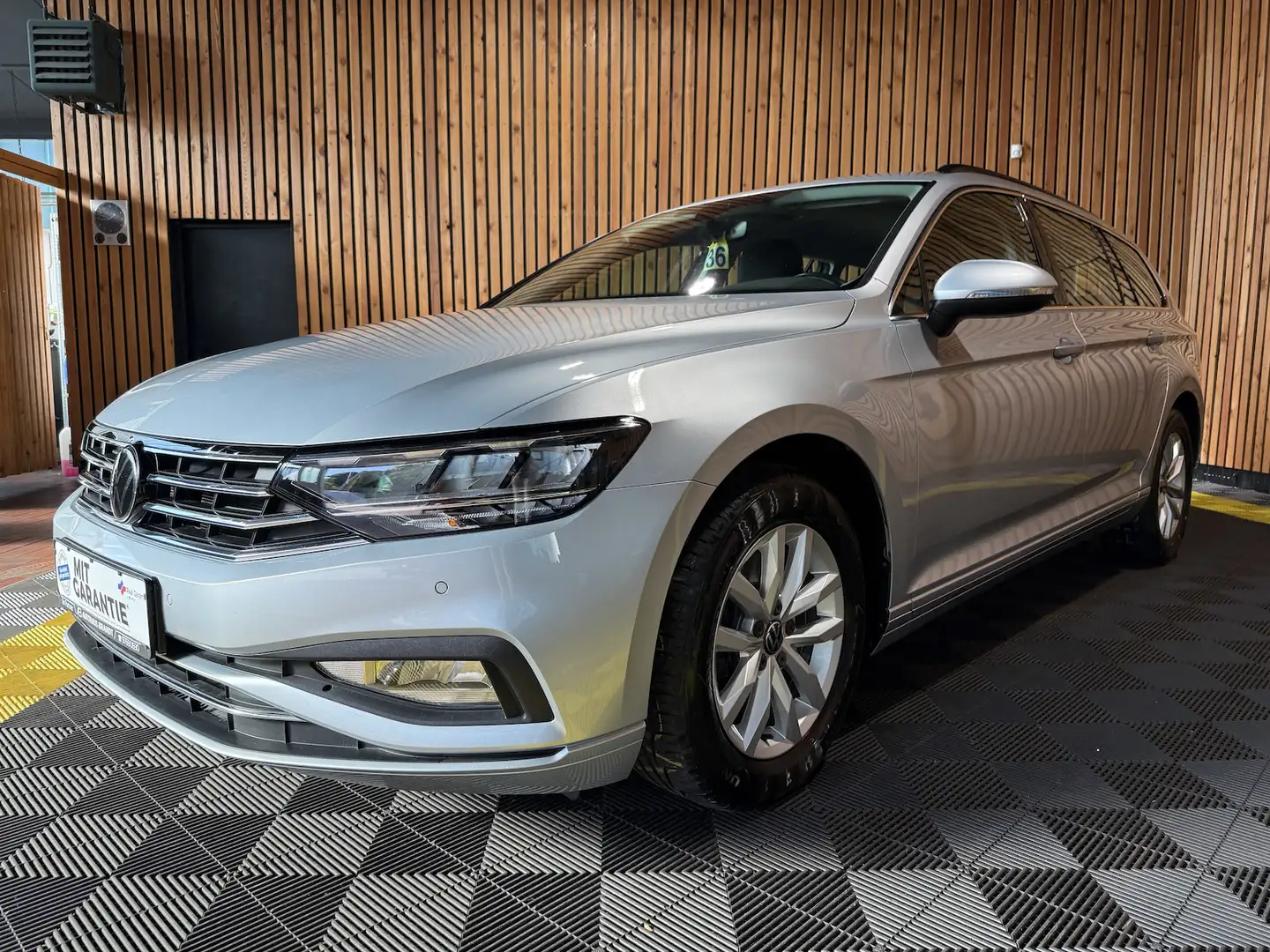 Volkswagen Passat Variant 2,0 TDI DSG *Navi*LED*Kam*AHK*ACC Argent - 1