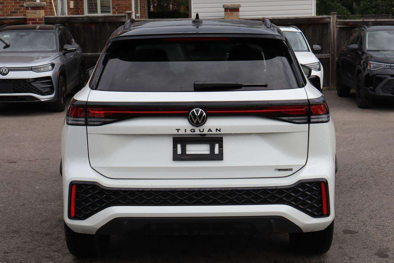 2026 Volkswagen Tiguan Comfortline R-Line Black Edition 4MOTION — photo 1