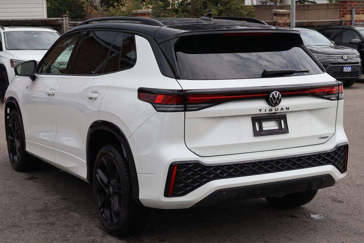 2026 Volkswagen Tiguan Comfortline R-Line Black Edition 4MOTION — photo 1