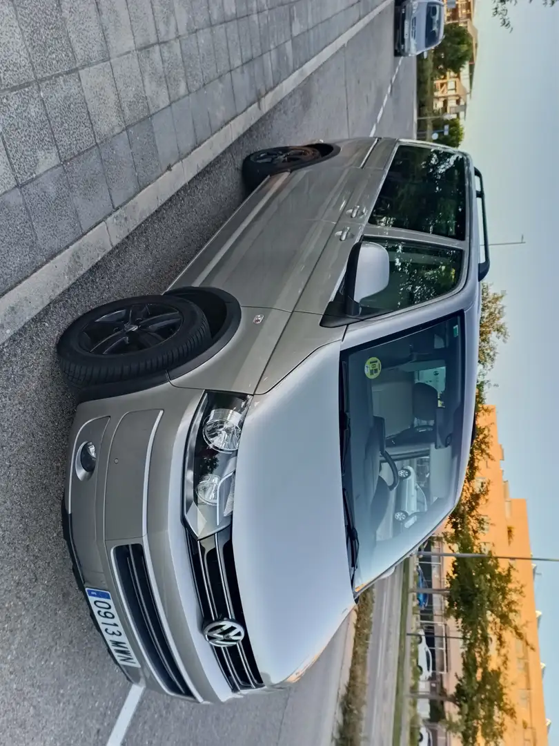 Volkswagen T5 Multivan Multivan 2.0Bi-TDI Highline 4M 180 Highline Plateado - 2
