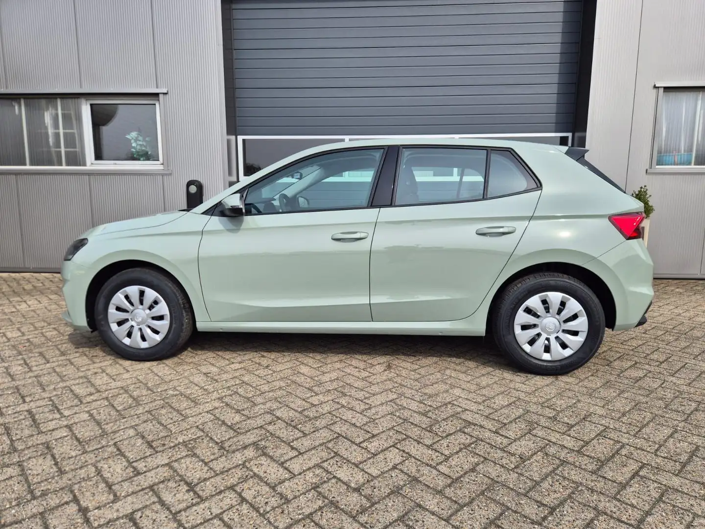 Skoda Fabia 1.0 TSI 95PS Selection 5-türig Rückf.Kamera Par... Grün - 2