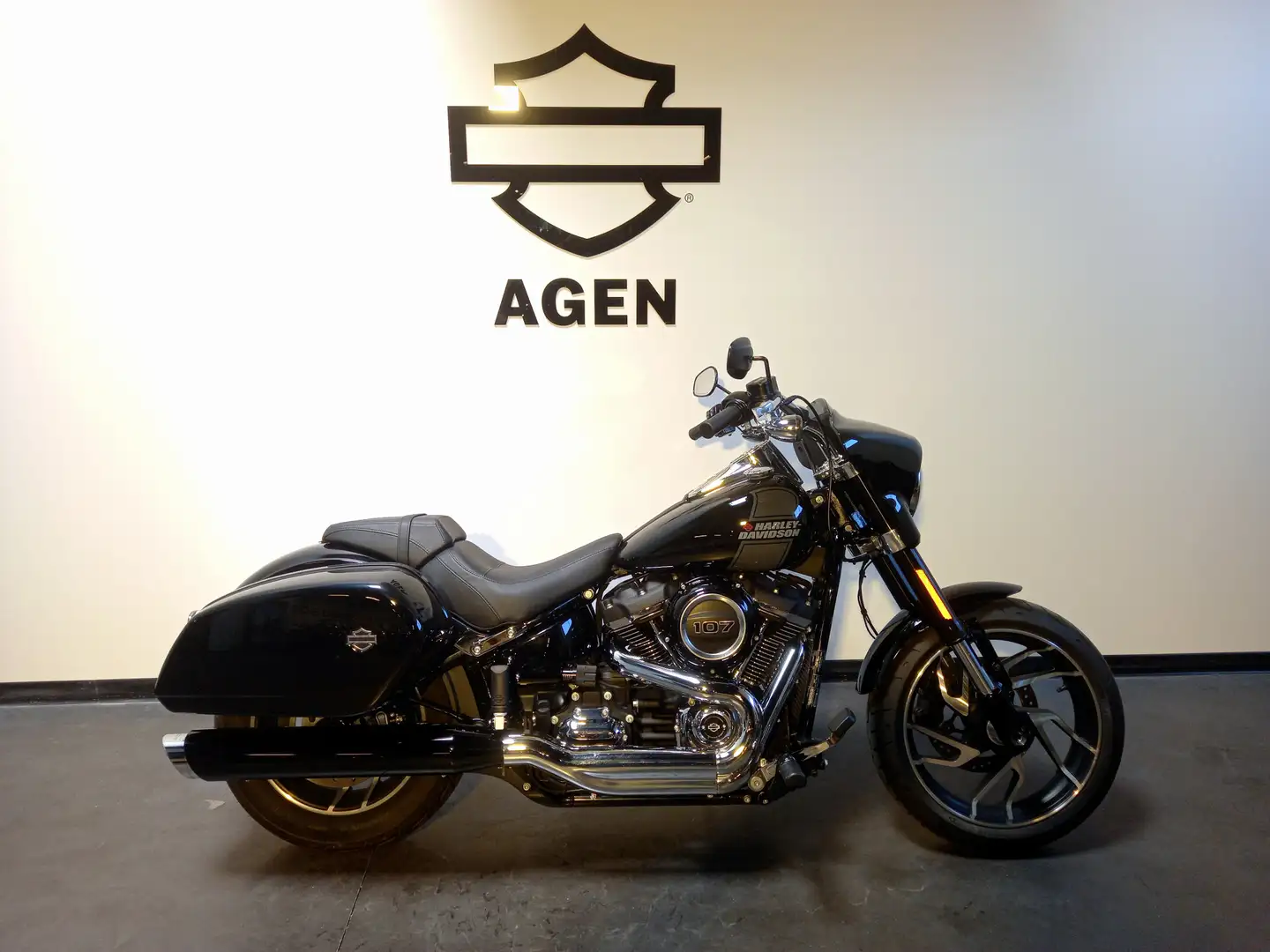 Harley-Davidson Sport Glide Noir - 2