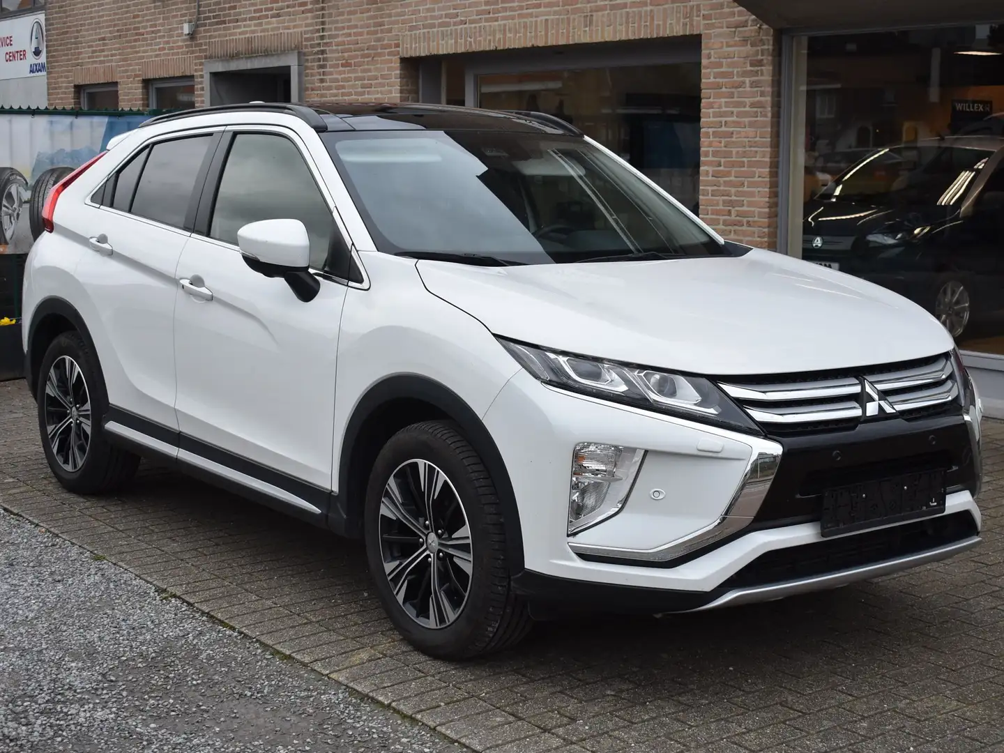Mitsubishi Eclipse Cross 1.5T 4WD Instyle CVT Wit - 2