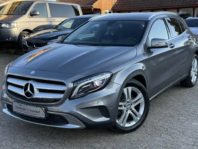 Mercedes-Benz GLA 250 GLA 250 4Matic Urban Paket