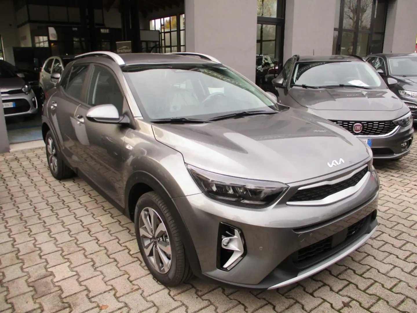 Kia Stonic 1.2 Urban Special Edition - FULL LED/Carplay Grigio - 1