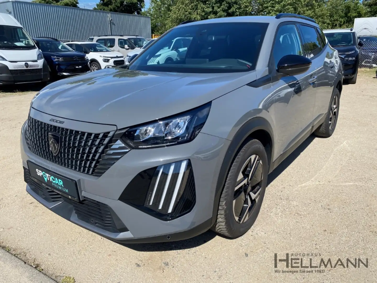 Peugeot 2008 Allure 1.2 PureTech 100 6-Gang Сірий - 2