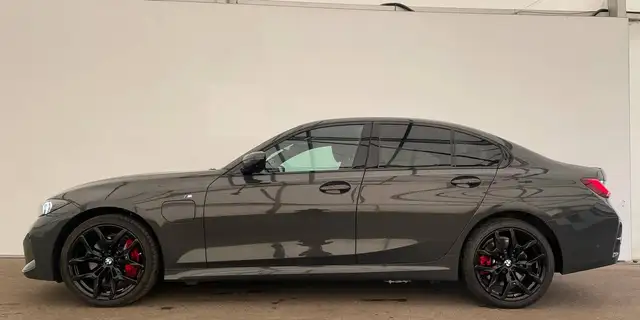 BMW 3 Series view 7