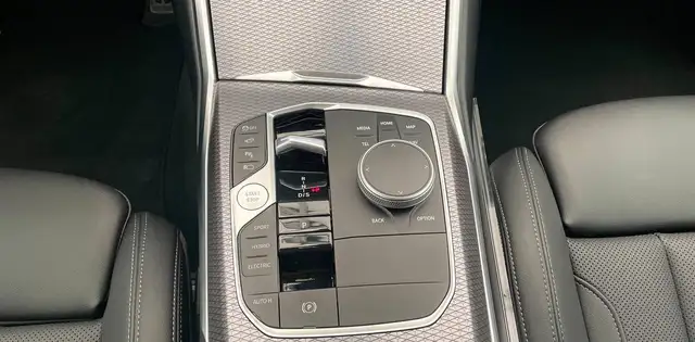 BMW 3 Series view 10