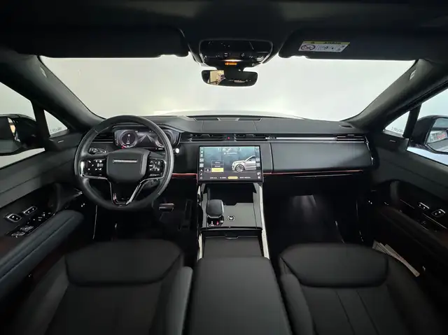 Land Rover Range Rover Sport view 4