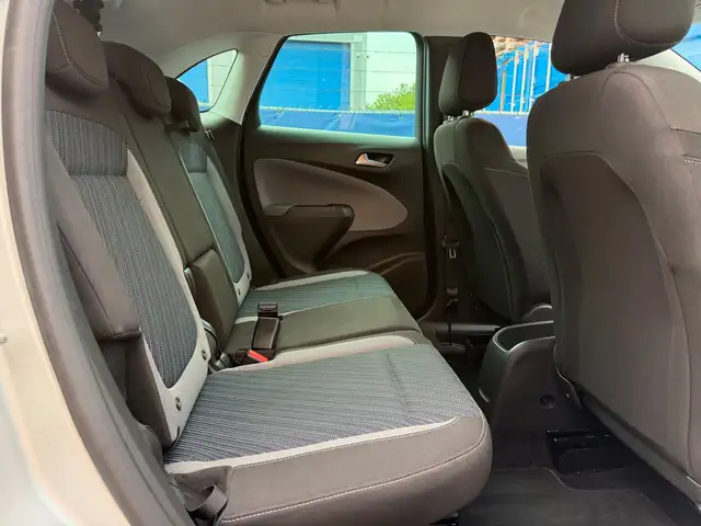 Opel Crossland X view 10
