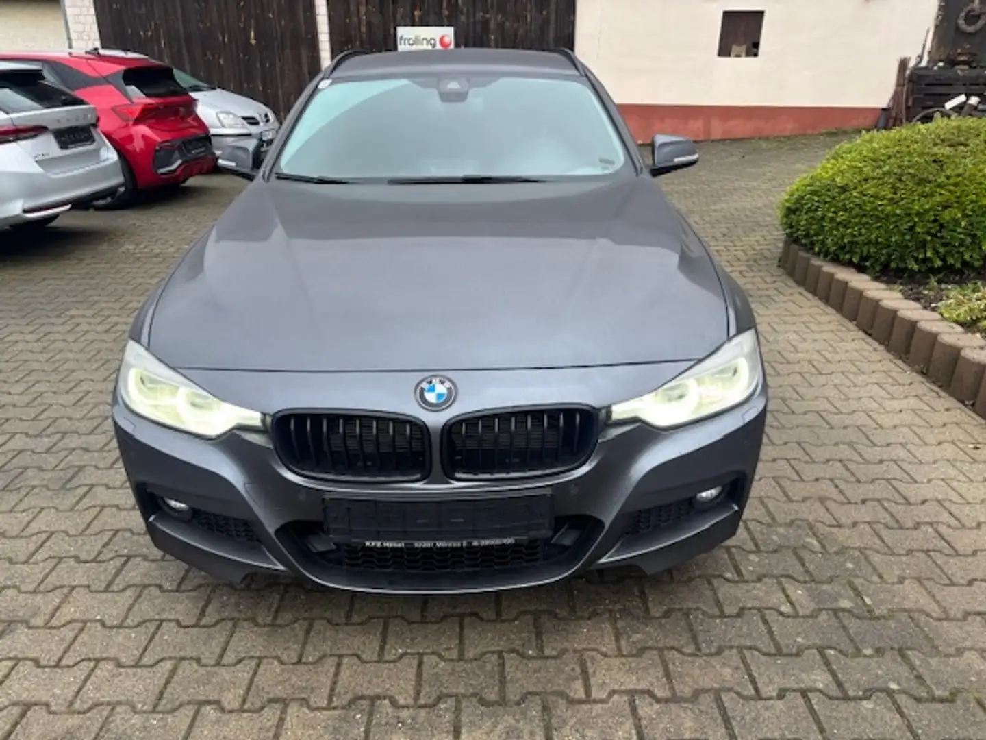 BMW 320 320 d xDrive M Sport,AHK,LED.NAVI,RFK.PDC,8fach, Grau - 1